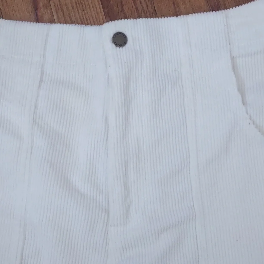 Hammies High-Rise Off-White Corduroy Women's Shorts Size 32 - Picture 2 of 8